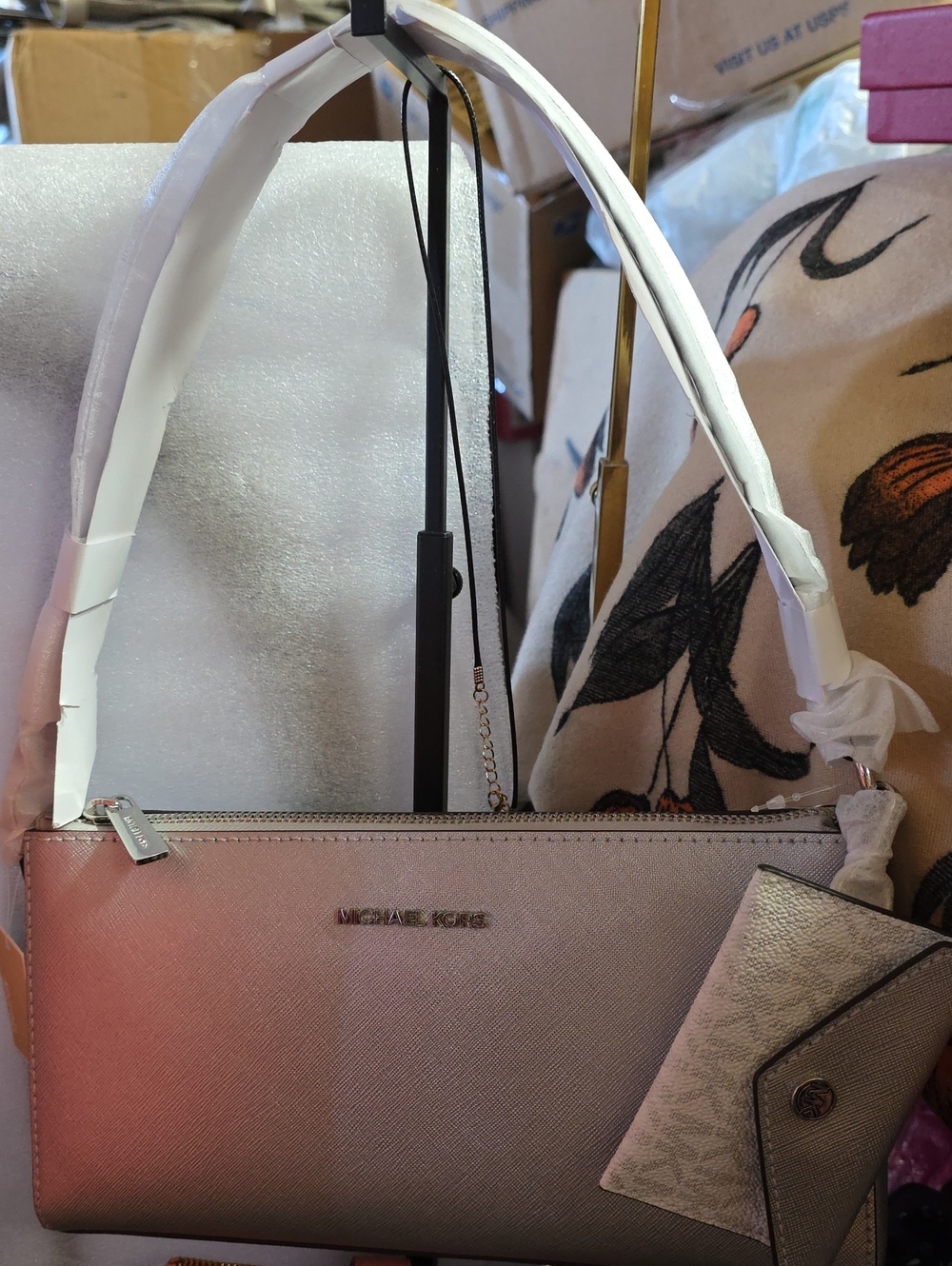 Sellers Bundle Of 7 ALL NEW 4 Michael Kors & 3 Ted Baker Over 1600$ Retail - Picture 9 of 16